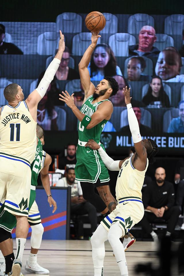 热议男篮亚洲杯亚军：苏群直言够本了 郭导与12勇士 这是新的开始